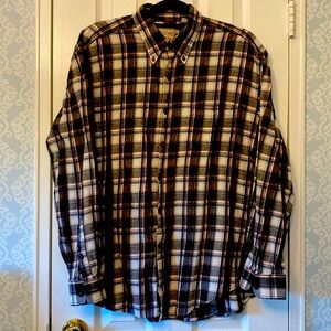 GH Bass- Men’s plaid  flannel shirt . Single pocket. Size large. Very good cond.